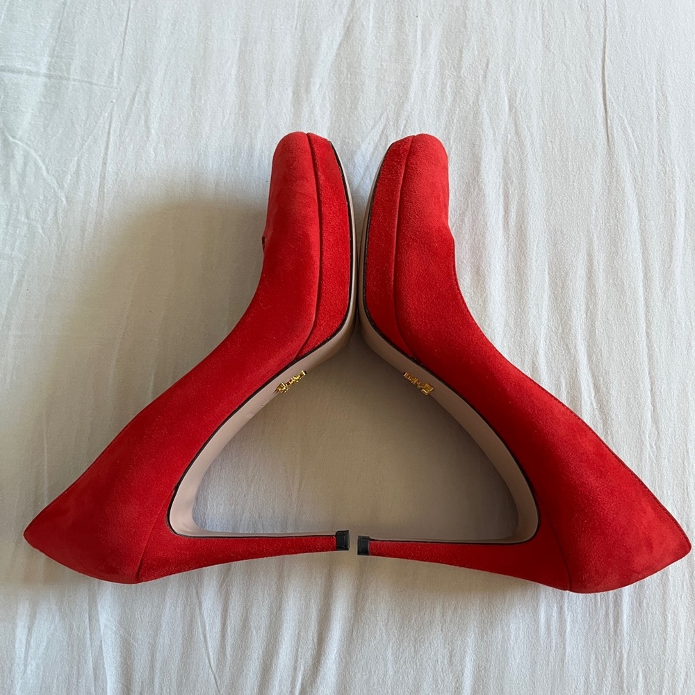 Prada Red Suede Pumps Leather Heel Shoe Sexy Elegant Classic Chic Made in Italy